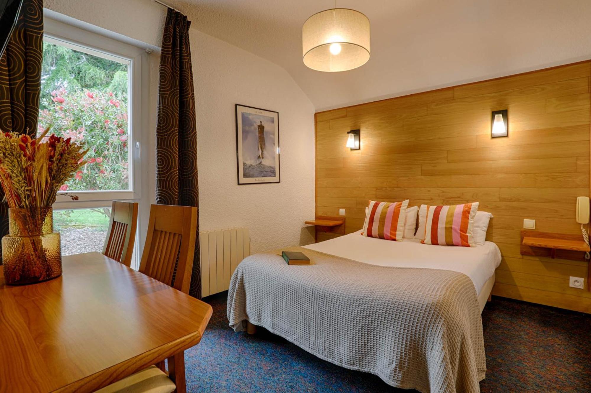 Hotel Le Branhoc - Brit Hotel Auray Exterior photo