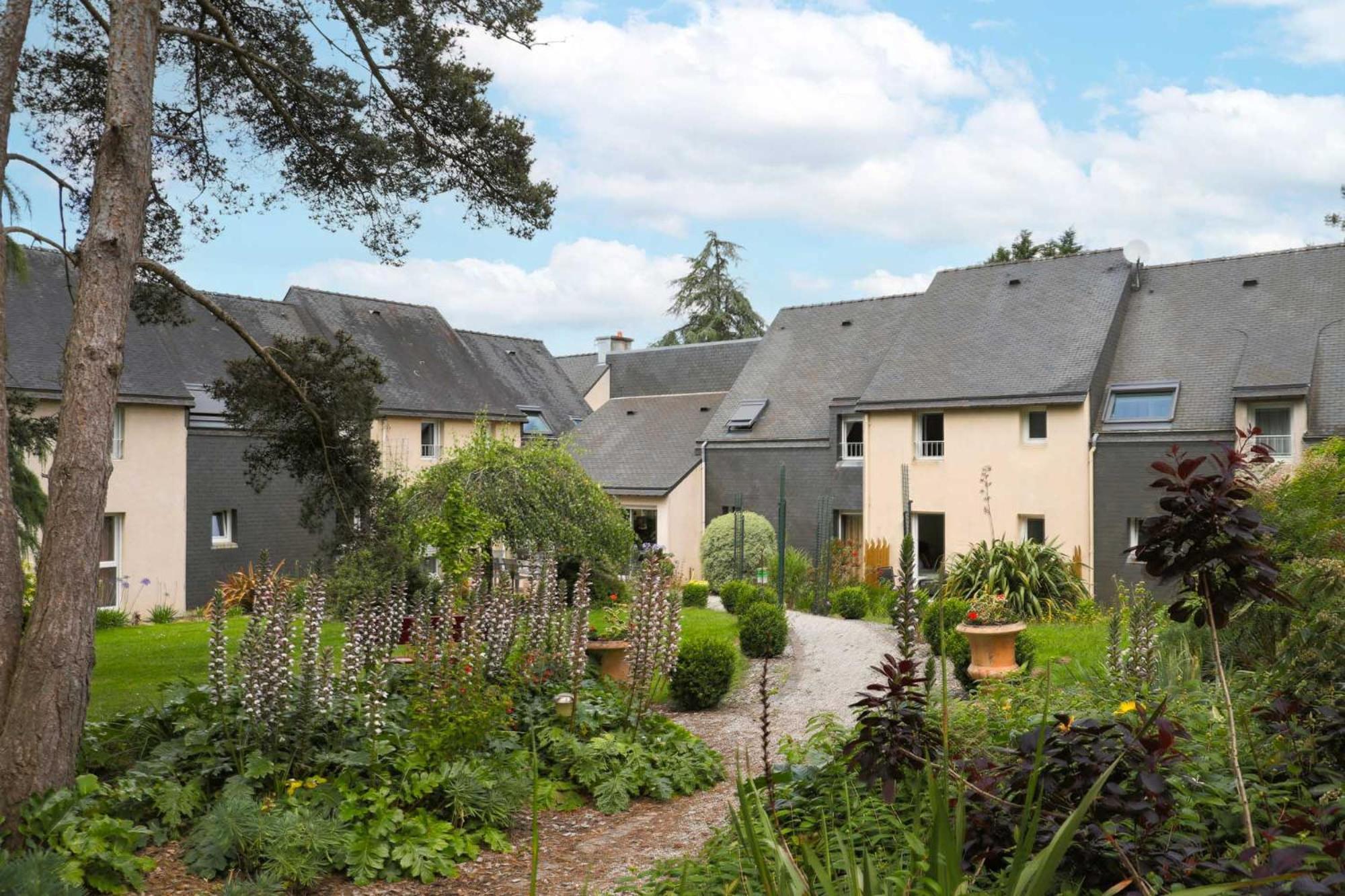 Hotel Le Branhoc - Brit Hotel Auray Exterior photo