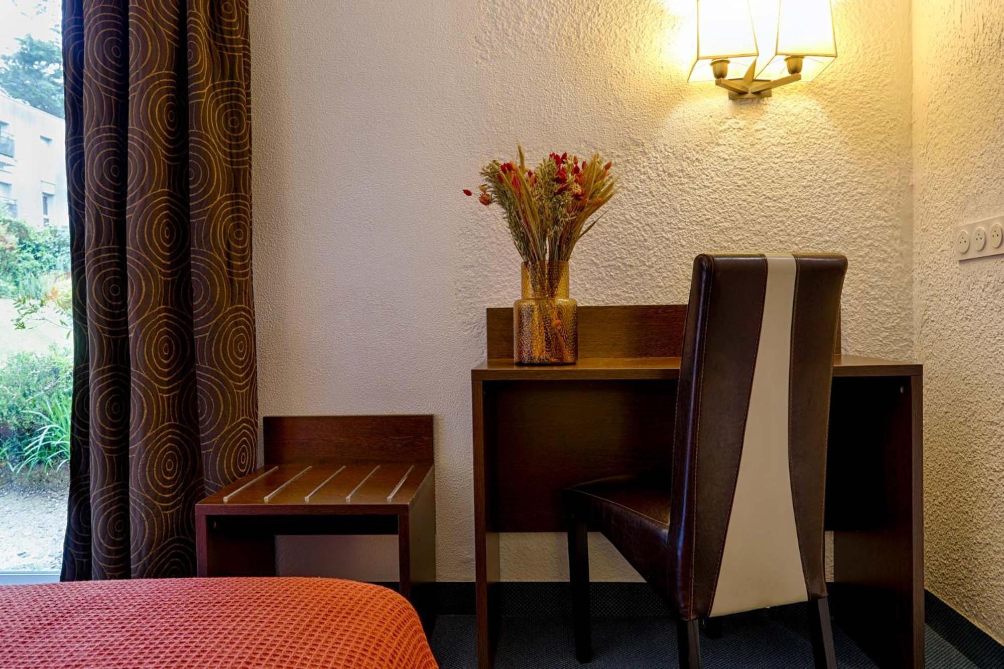 Hotel Le Branhoc - Brit Hotel Auray Exterior photo