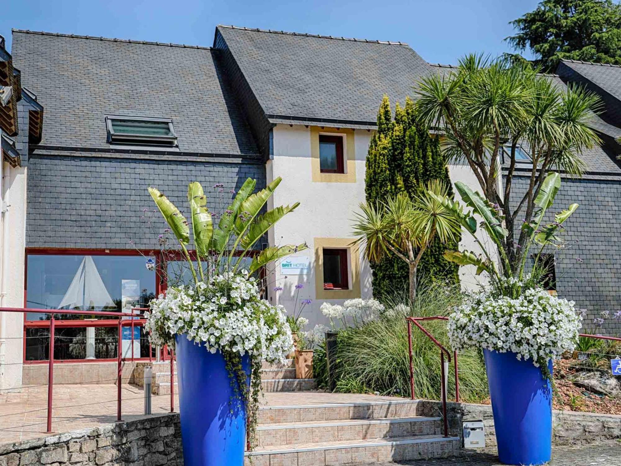 Hotel Le Branhoc - Brit Hotel Auray Exterior photo