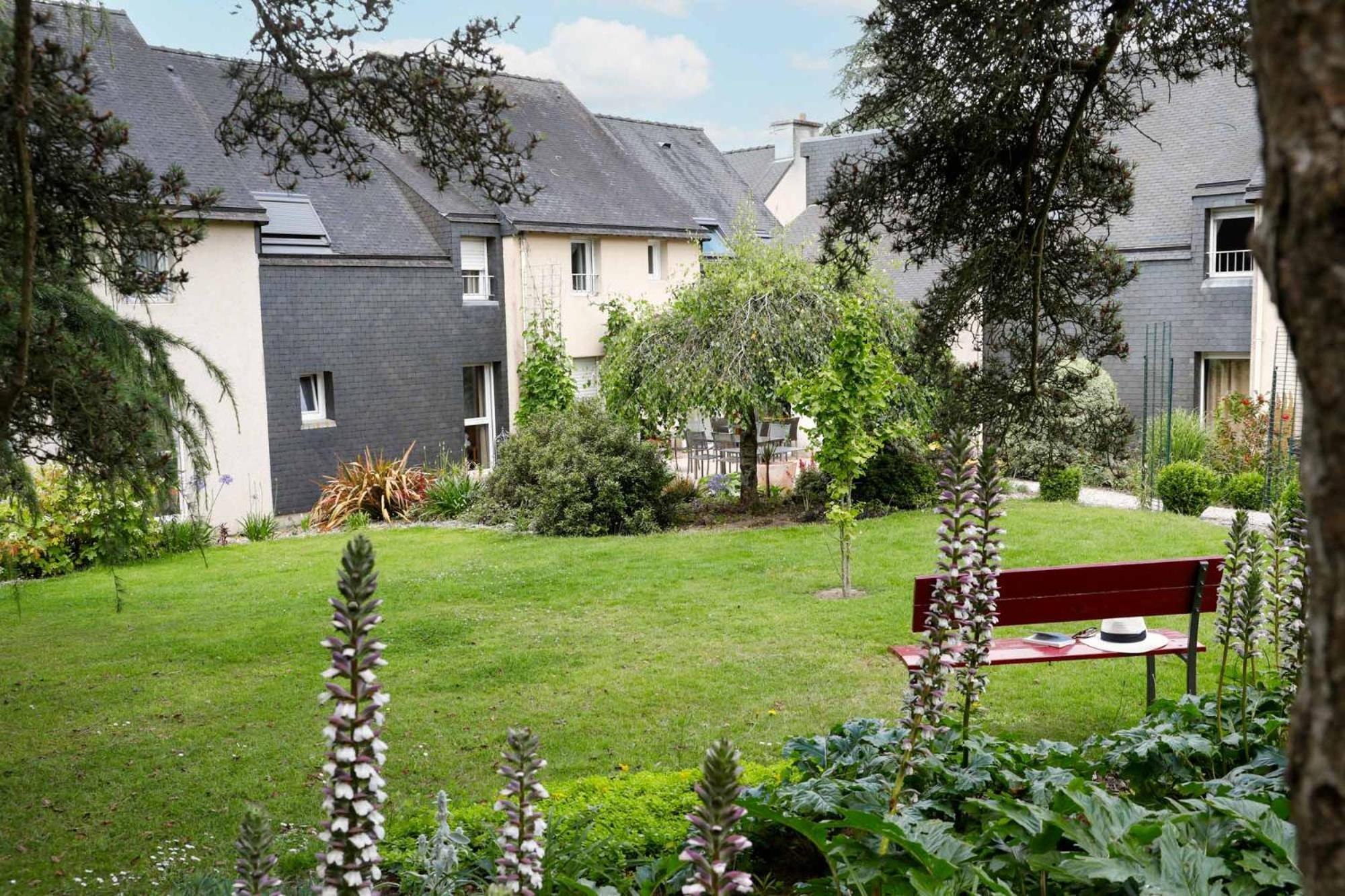 Hotel Le Branhoc - Brit Hotel Auray Exterior photo