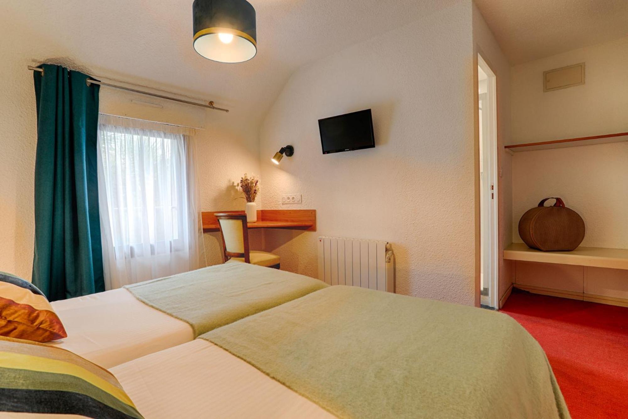 Hotel Le Branhoc - Brit Hotel Auray Exterior photo